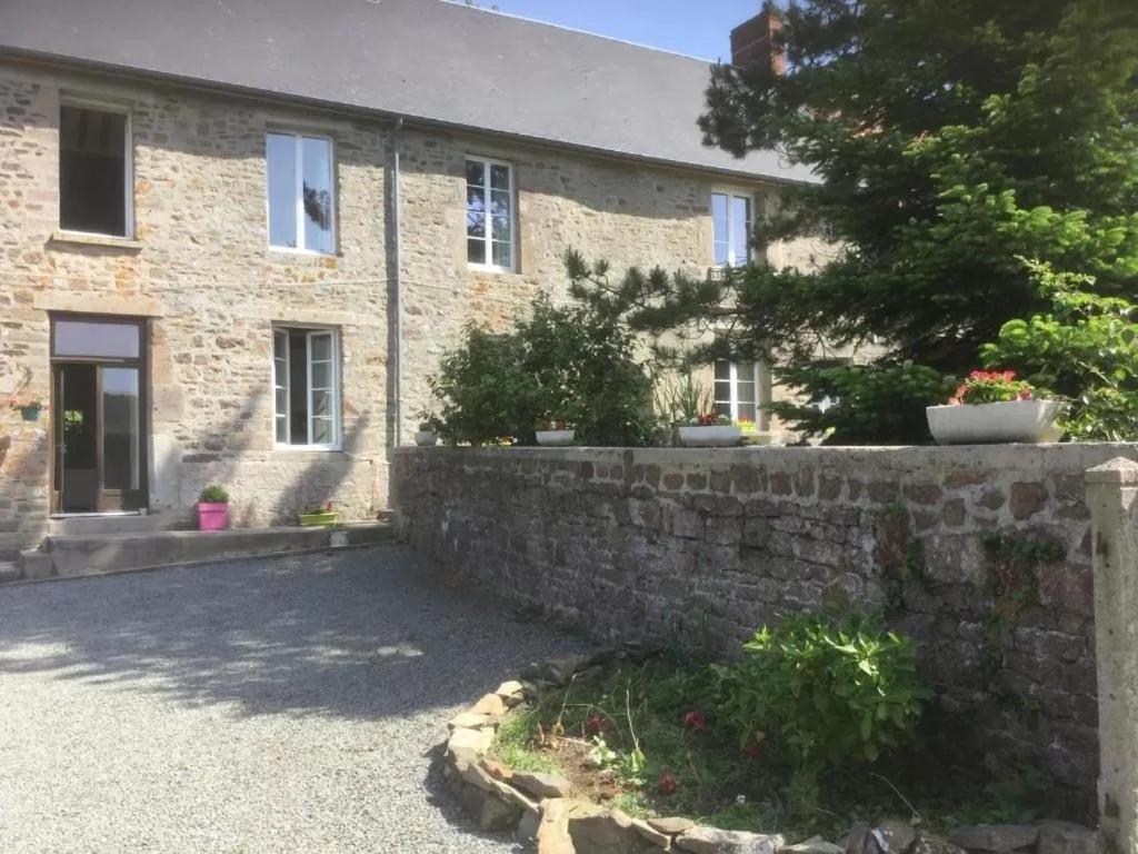La Petellerie, Maison De Campagne Avec Piscine Pour Un Sejour Detente Moyon Eksteriør bilde